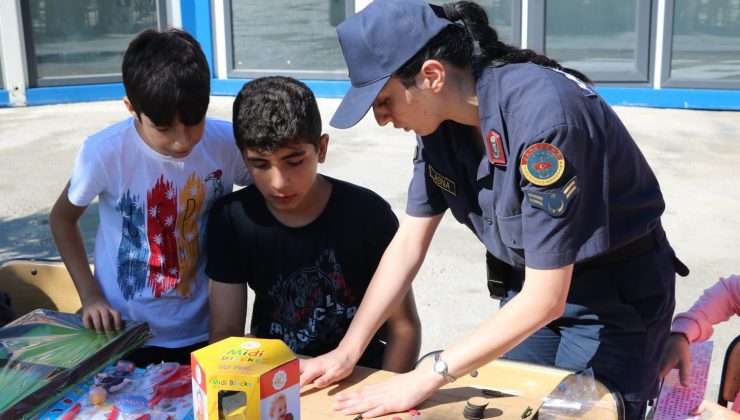 Jandarma Genel Komutanlığı, çocuklara oyuncak dağıttı