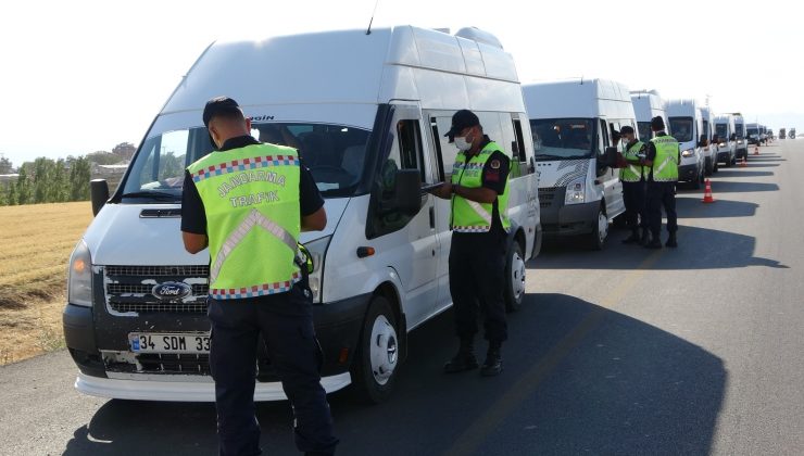 Jandarma servis araçlarını drone ile denetledi