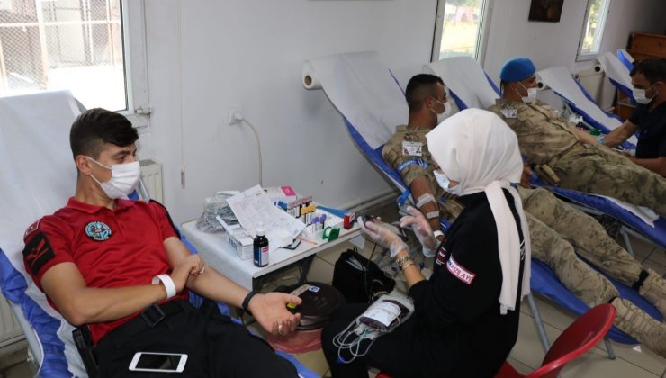 Jandarma’dan kan bağışı