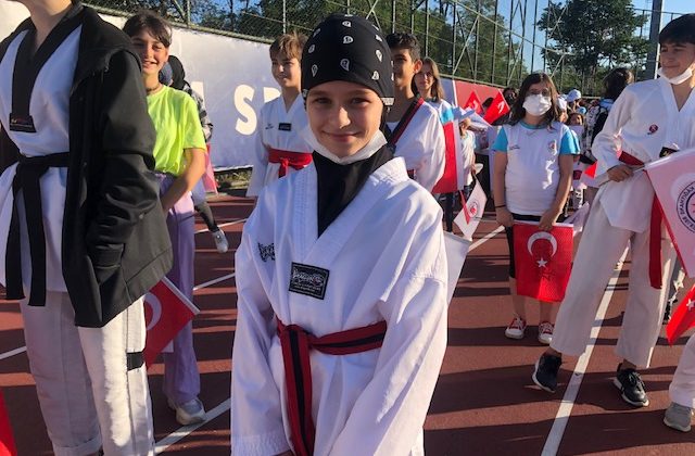 Kağıthane Belediyesinin düzenlediği Yaz Spor Okulu törenle sona erdi