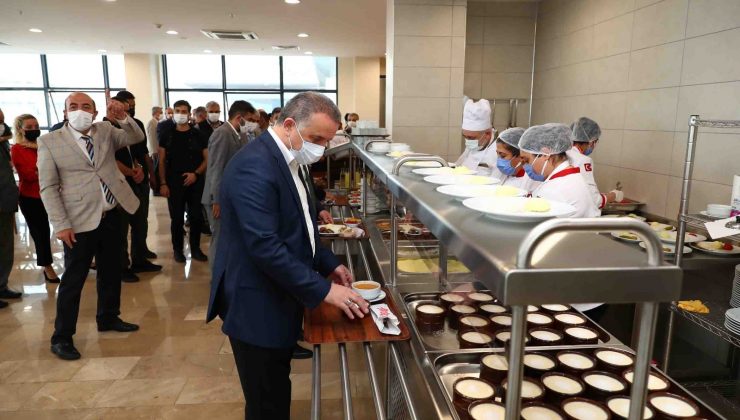 Kamu çalışanlarının yemekleri liseli öğrencilerden