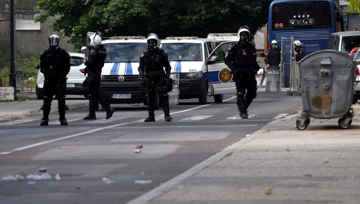 Karadağ’da taht töreni protestosu: 50 yaralı