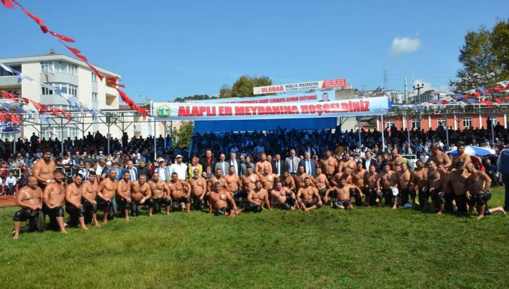 Karadeniz Kırkpınarında başpehlivan İsmail Balaban oldu