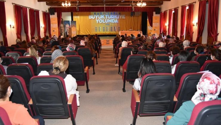 Kars’ta AK kadınlar buluşması