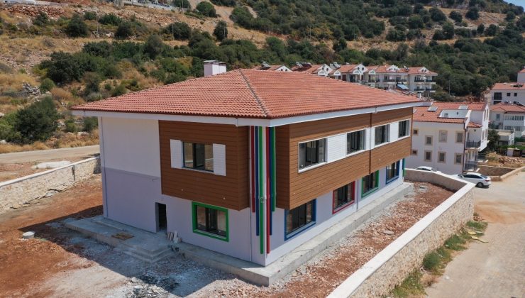 Kaş’ta inşa edilen kreş açılmak için gün sayıyor