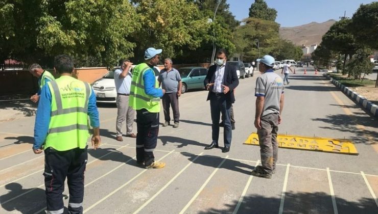 Kaymakam Savar, yaya geçidi çizgi çalışmalarını inceledi