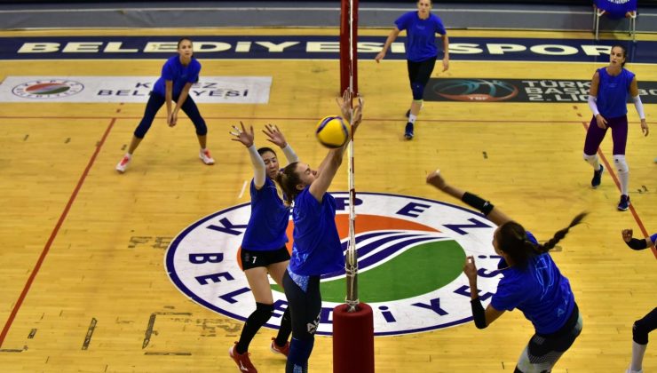 Kazakistanlı voleybol takımı, Antalya’da kamp yapıyor
