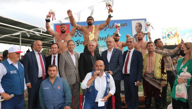 Kel Aliço Güreşleri’nde başpehlivan İsmail Koç oldu