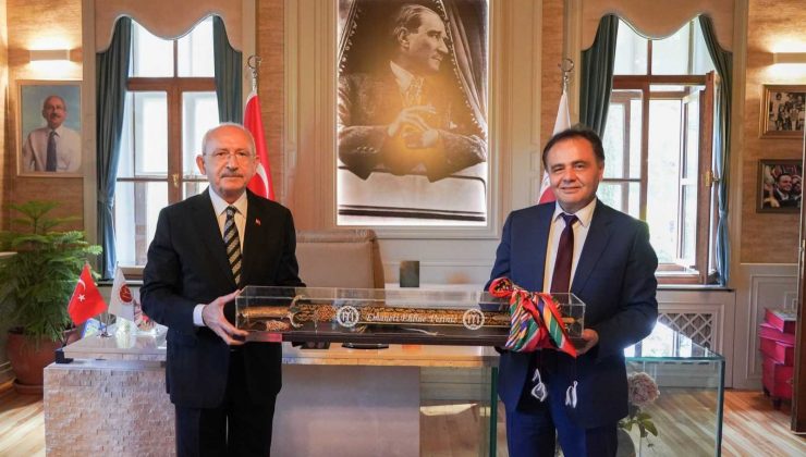 Kılıçdaroğlu, Bilecik Belediye Başkanı Şahin’i ziyaret etti