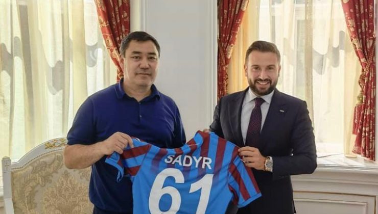 Kırgızistan Devlet Başkanı’na Trabzonspor forması