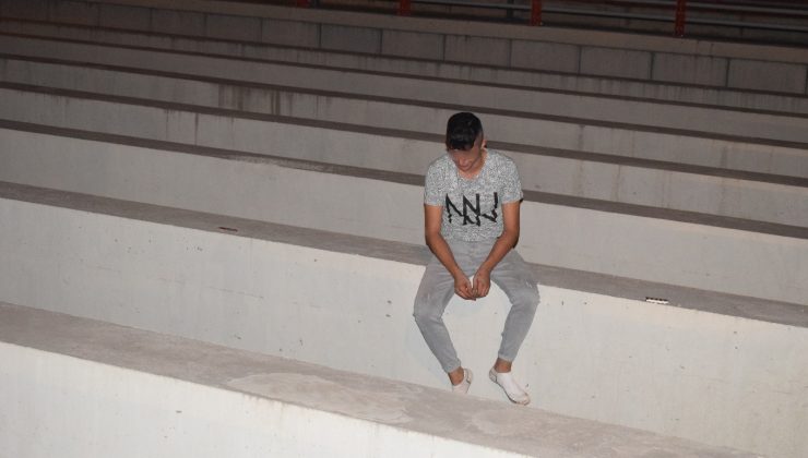 Malatya’da alt geçitteki intihar girişimini polis engelledi