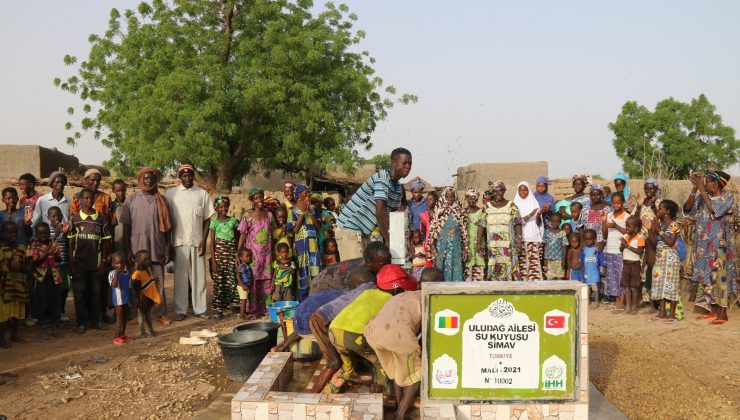 Mali’de köylülerin temiz su kuyusu sevinci