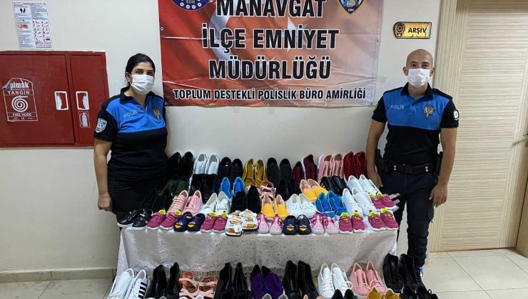 Manavgat polisi yangın bölgesinde ayakkabı dağıttı