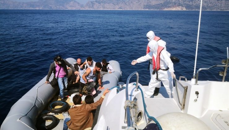 Marmaris’te 15 düzensiz göçmen kurtarıldı