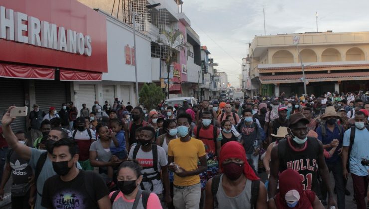 Meksika’da toplanan göçmenler ABD’ye doğru yola çıktı