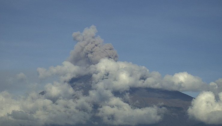 Meksika’daki Popocatepetl Yanardağı faaliyete geçti