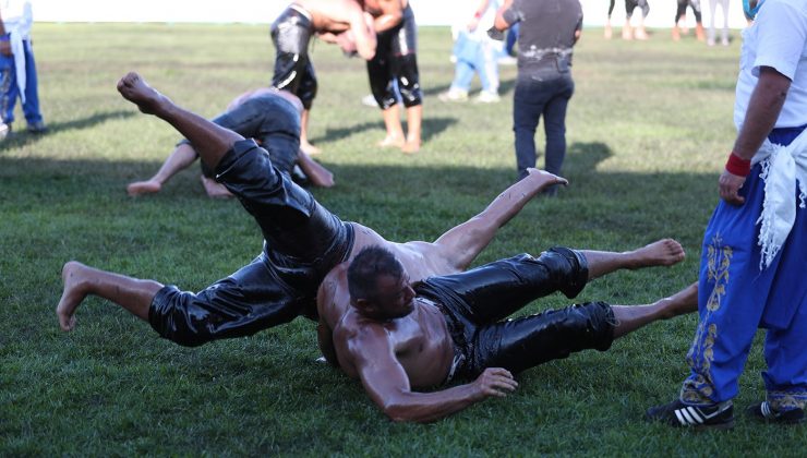 Merkezefendi Yağlı Güreşleri’nin başpehlivanı Ali Gürbüz oldu