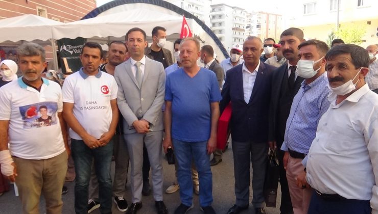 MHP Diyarbakır İl Başkanı Kayaalp, evlat nöbetindeki ailelerle buluştu