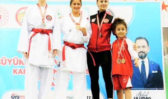 Milli Karate Antrenörü Arzu Koç Türkiye Büyükler ve Veteranlar Karate şampiyonasını birincilikle bitirdi