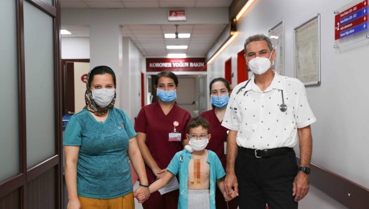 Minik kalpteki delik, Cerrahi’de tedavi edildi