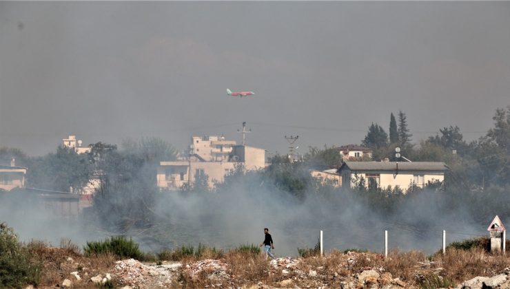 Mısır tarlası yandı, dumandan göz gözü görmedi