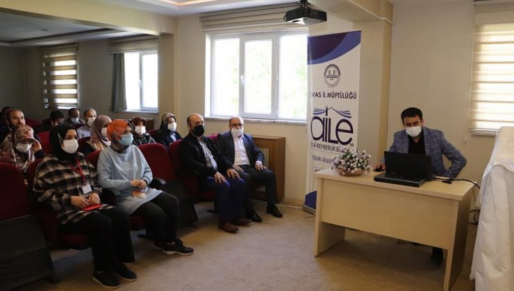 Müftülük personeline “Kadına Yönelik Şiddeti Önleme” semineri verildi