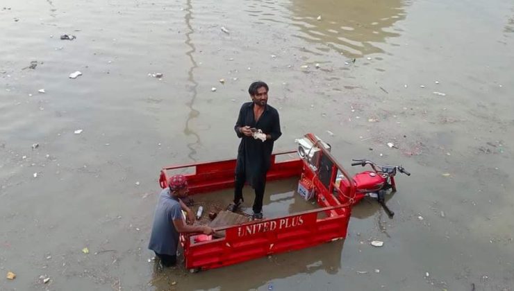 Muson yağmurları Pakistan’da sele neden oldu