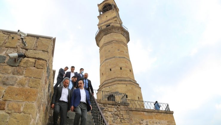 Niğde Başkan Özdemir Konya Büyükşehir Belediye Başkanı Altay’ı ağırladı