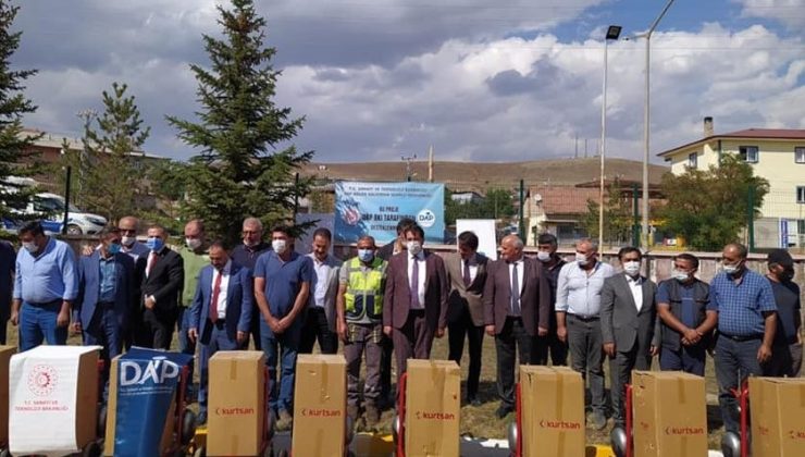 “Otlukbeli’nde Modern Hayvancılığın Geliştirilmesi” projesi kapsamında 120 süt sağım makinası çiftçilere dağıtıldı