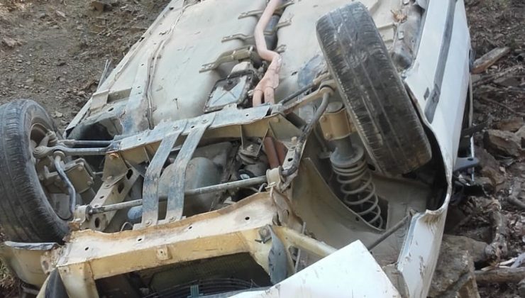 Otomobil 200 metrelik uçurumdan yuvarlandı: 2 yaralı