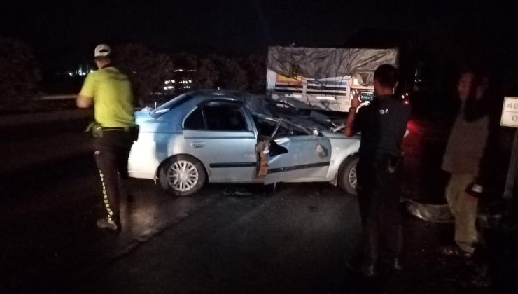 Otomobil ve TIR çarpıştı, 2 yaşındaki çocuk öldü