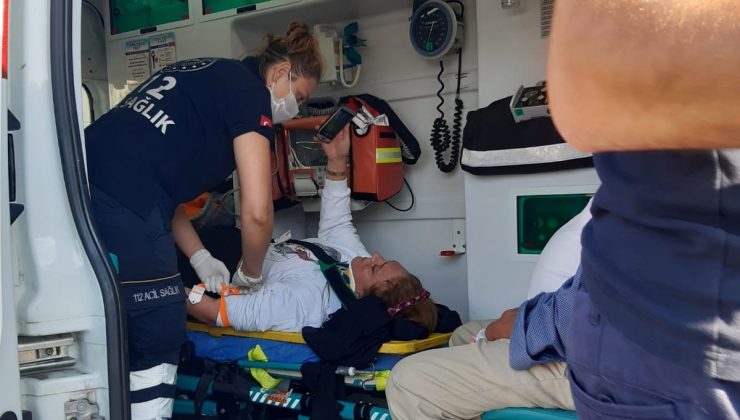 (Özel) Büyükada’da polis otosuna çarpan bisikletli yaralandı