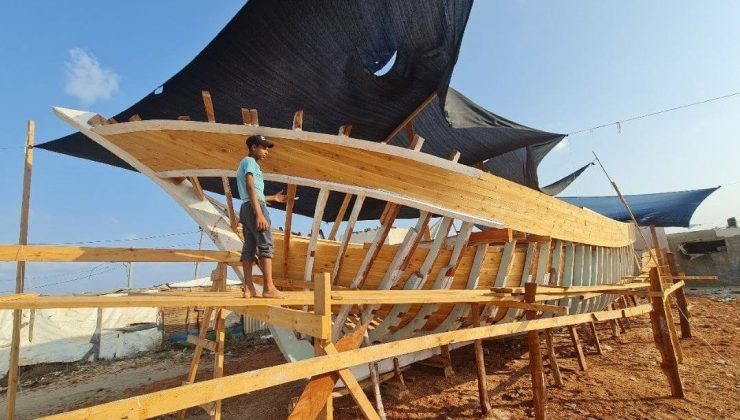 Gazze Şeridi’nde en büyük balıkçı teknesinin yapım çalışmaları sürüyor