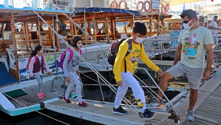 Mavi yolculuk gibi okul servisi