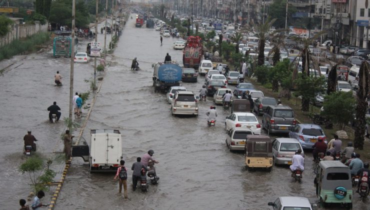 Pakistan’da şiddetli yağışlar felakete sebep oldu: 5 ölü, 30 yaralı