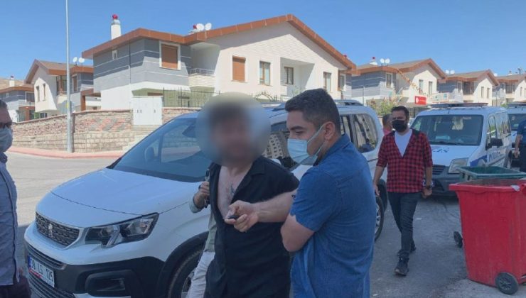 Polisi görünce kapıyı kilitledi