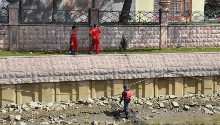 Porsuk Çayı’nda sular çekildi, kirlilik ortaya çıktı