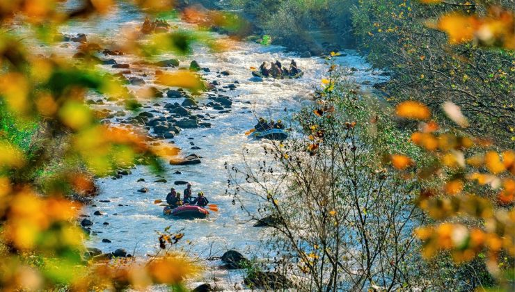 Rafting turistleri ağırlamaya devam ediyor