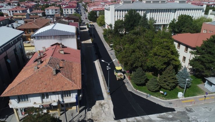 Refik Aras Sokağa asfalt döküldü