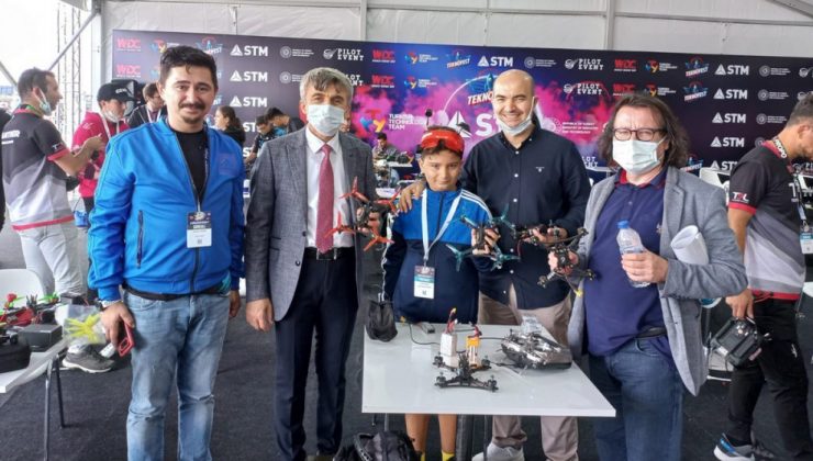 Rektör Uysal’dan Teknofest’teki Kütahya takımlarına ziyaret