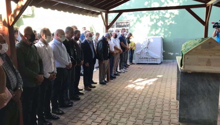 Rögar kapağına çarpıp pikabın altında kalan genç kurye son yolculuğuna uğurlandı