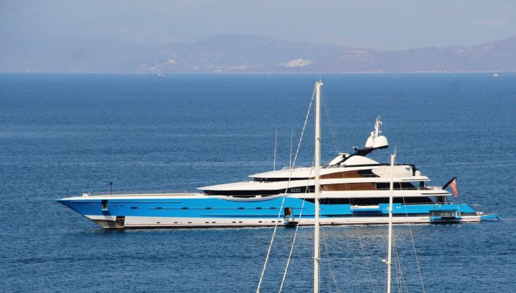 Rus milyarder 400 milyon dolarlık yatıyla 3 aydır Bodrum’da tatil yapıyor