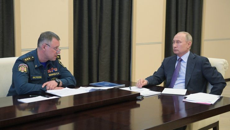 Rusya Acil Durumlar Bakanı Zinichev tatbikat sırasında hayatını kaybetti