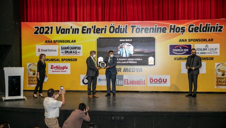Sağlık Müdürü Prof. Dr. Sünnetçioğlu’na onur ödülü