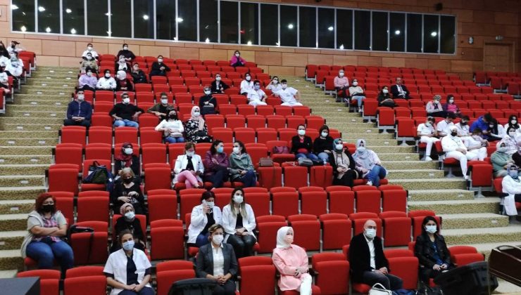 Sağlık personellerine ailenin korunması  anlatıldı