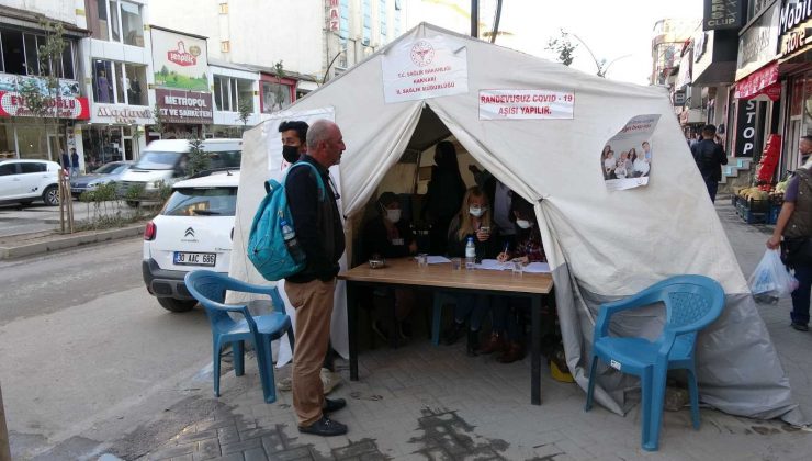 Sağlıkçılar aşılama oranını arttırmak için canla başla çalışıyor