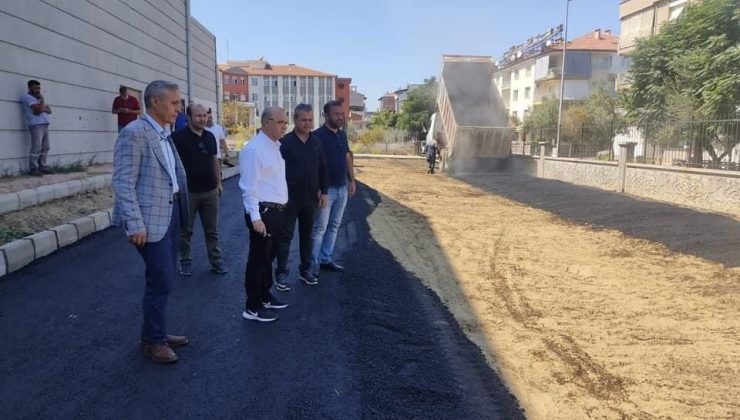 Salihli’de asfalt çalışması devam ediyor