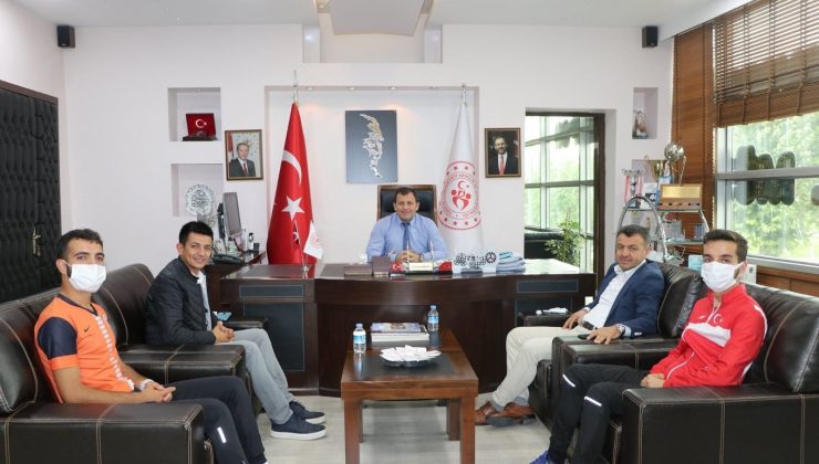 Şampiyonlardan Kabakcı’ya ziyaret