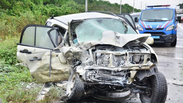 Samsun’da cip ile minibüs çarpıştı