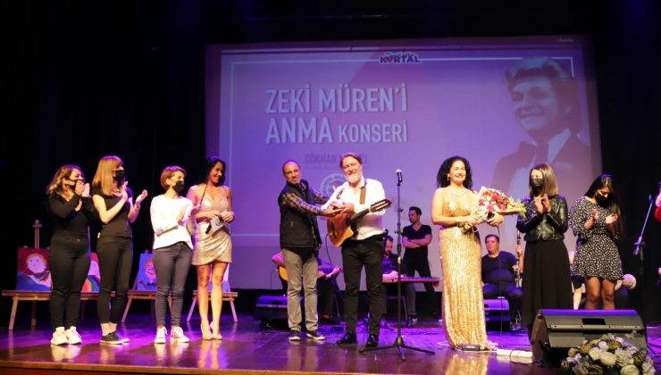 Sanat Güneşi Zeki Müren şarkılarıyla Kartal’da anıldı